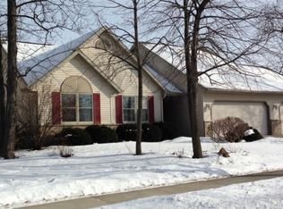 1133 Woodcrest Dr, Fond Du Lac, WI 54935