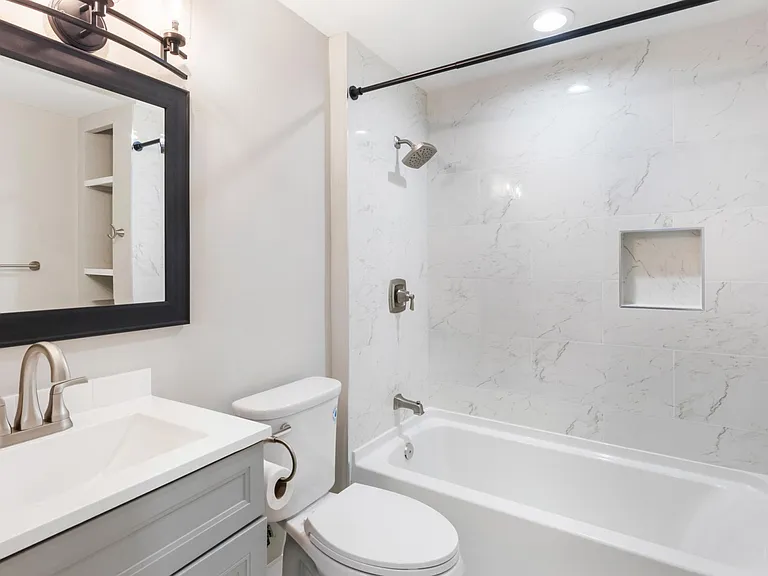 3/2 guest bathroom