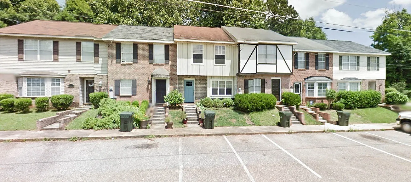 1008 Chinook St — Photo 1