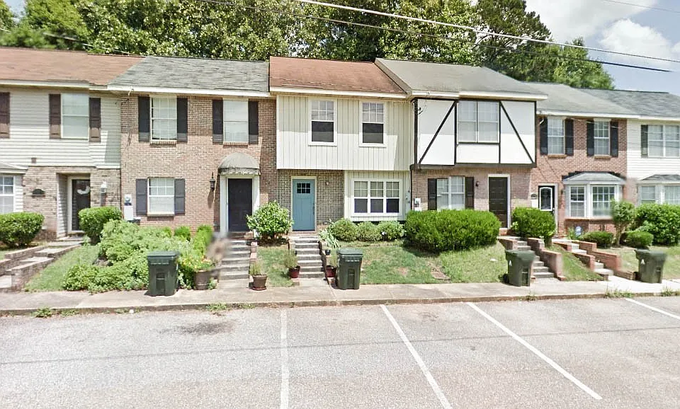 1008 Chinook St