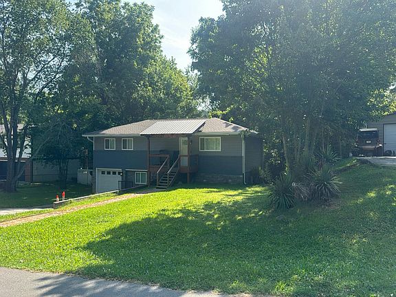 2nd image of 972 W Circle Dr