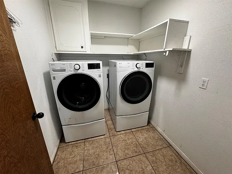 9914 El Chaco St — Photo 8