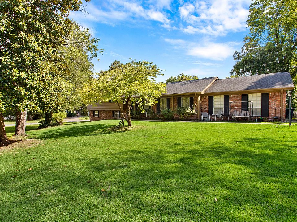 1st image of 3914 N Mission Oaks Dr