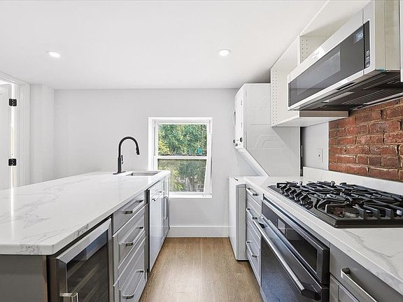 4th image of 216 6th St #3