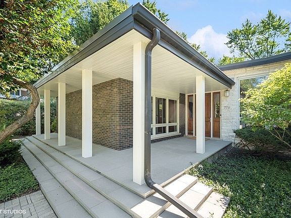 2nd image of 776 Thackeray Dr