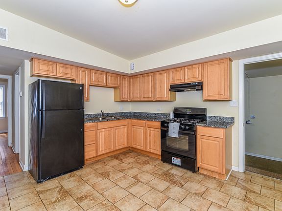 3rd image of 11510 S Joalyce Dr