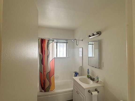 5th image of 1059 S Norton Ave APT 4