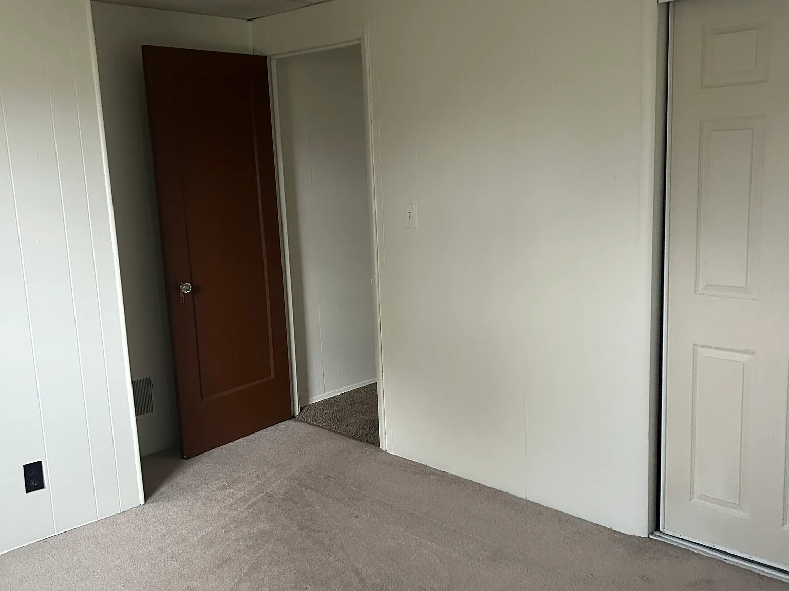2 bed, 1100 sqft, $1,400 — Photo 3