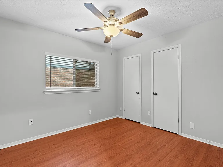 15834 Constitution Ln — Photo 24
