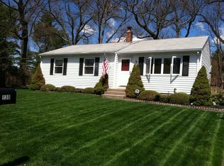 130 S Tallyho Dr, Springfield, MA 01118