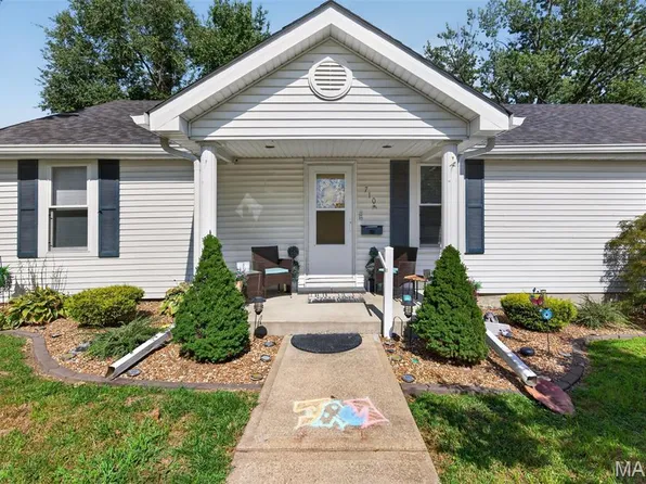 710 N 5th St, Elsberry, MO 63343