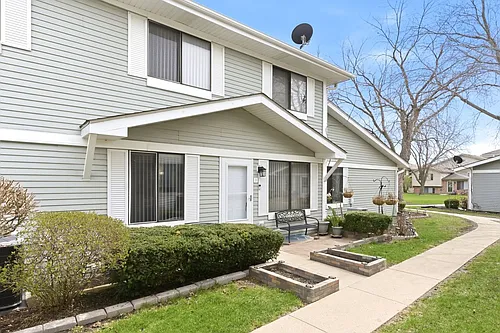 2S734 Winchester Cir W #3 Photo 1