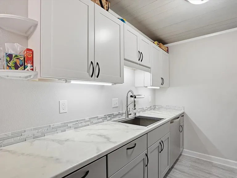 311 Forest St #2D — Photo 15