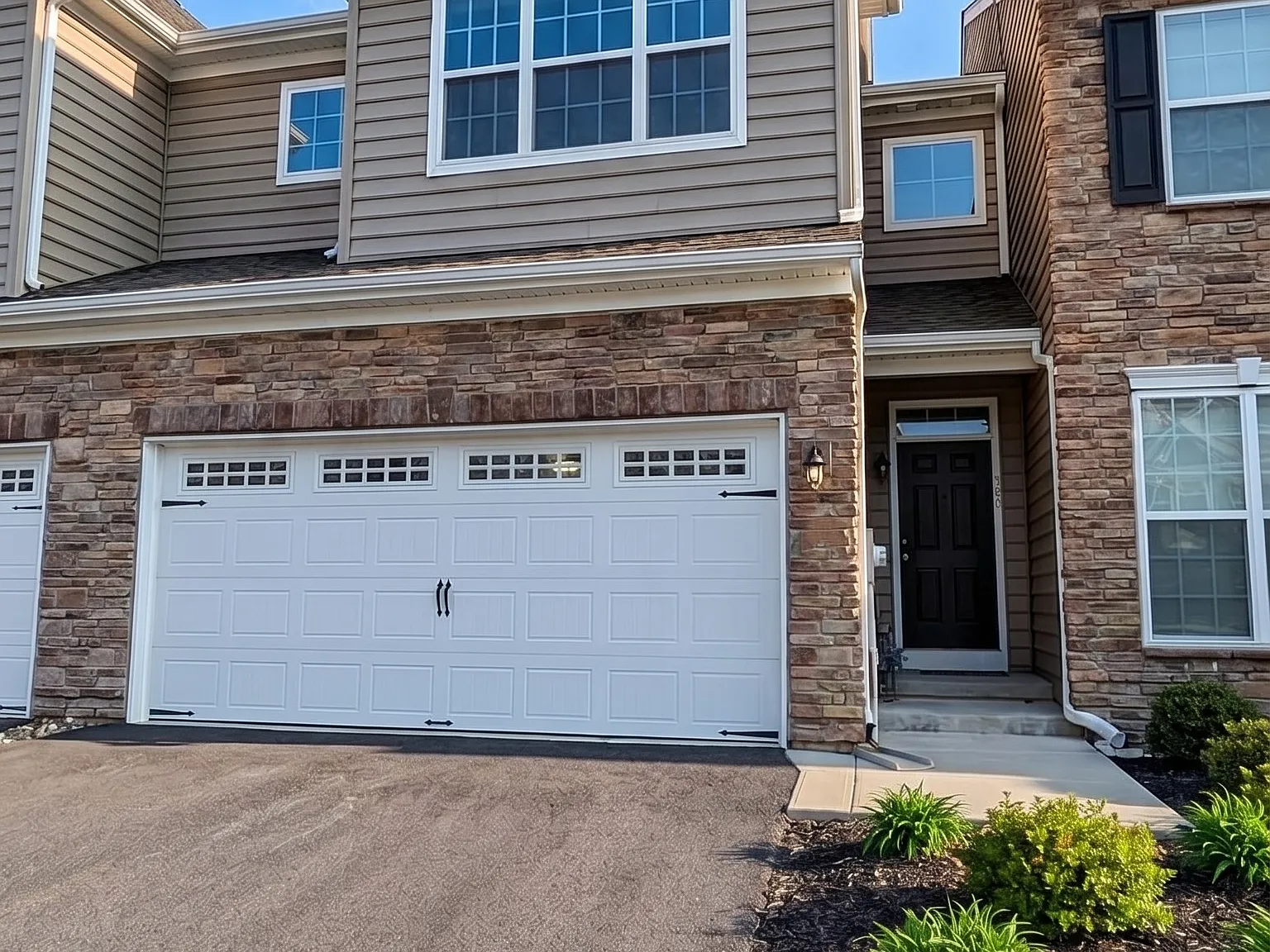 389 Redclover Ln — Photo 1