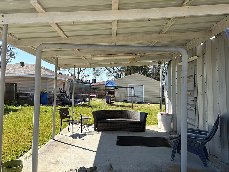 Annette Dr — Photo 45