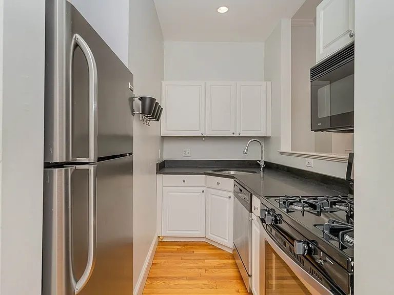 53 Rutland St #2 — Photo 4