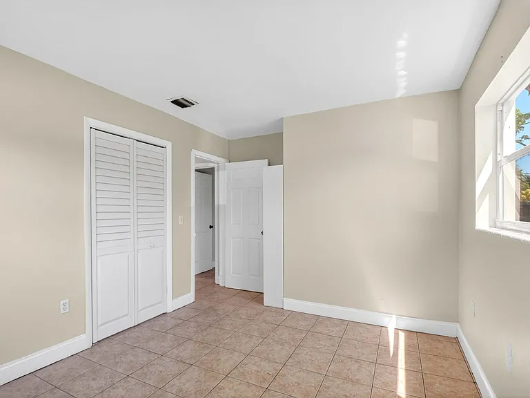 775 Snead Cir — Photo 18