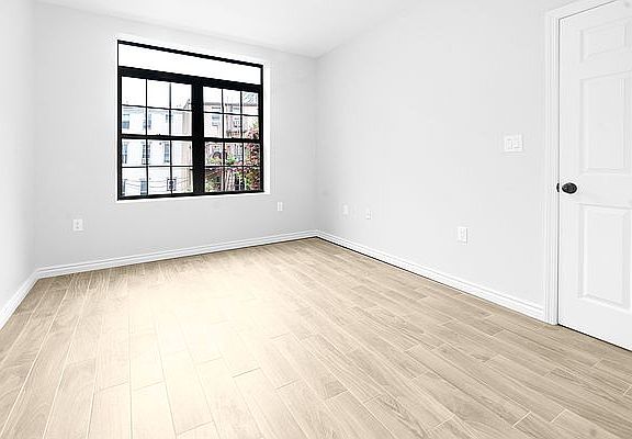 3rd image of 46 Melrose St #2R