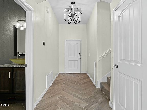 5th image of 952 Pecos River Pl