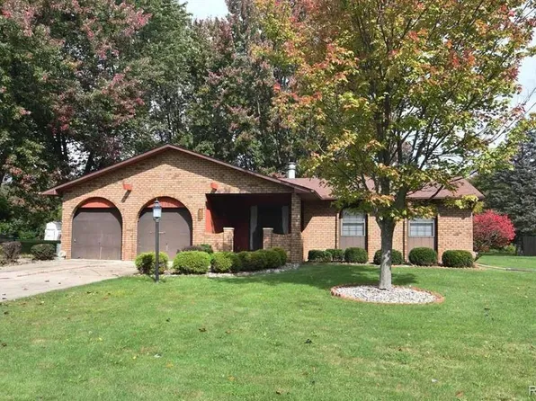 3393 Brenthill Dr, Grand Blanc, MI 48439