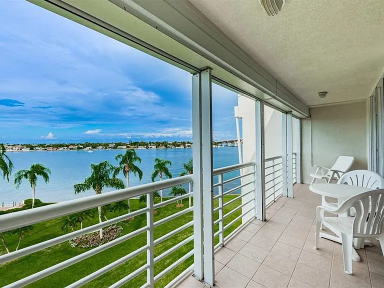6001 Bahia Del Mar Cir #527 — Photo 20