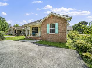 1733 Snapp Rd, Sevierville, TN 37862