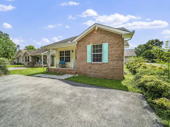 1933 Snapp Rd, Sevierville, TN 37862