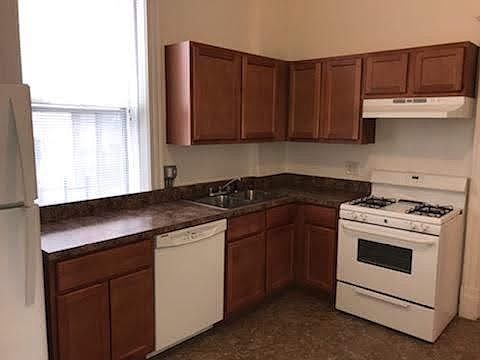 2nd image of 1924 W Superior St #1