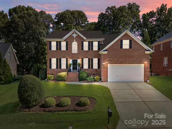 9329 Uxbridge Ln, Huntersville, NC 28078