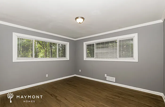 435 Brenda Ln — Photo 5