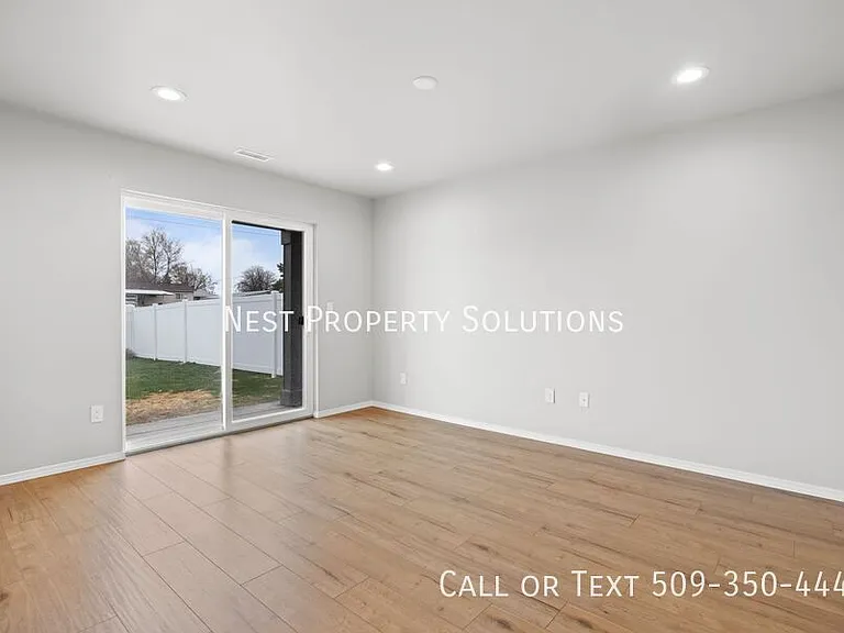 338 W 6th St — Photo 12