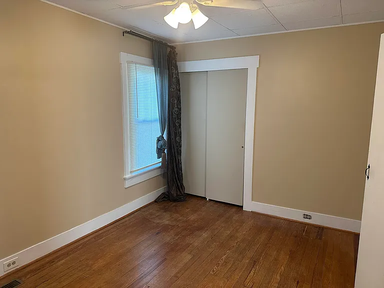 232 Bassett Ave — Photo 7