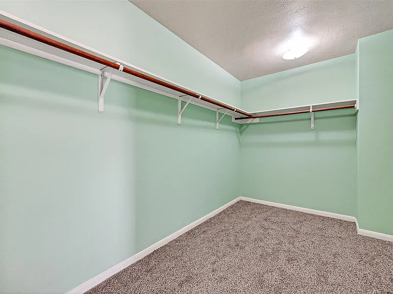 16102 Flatridge Ct — Photo 30