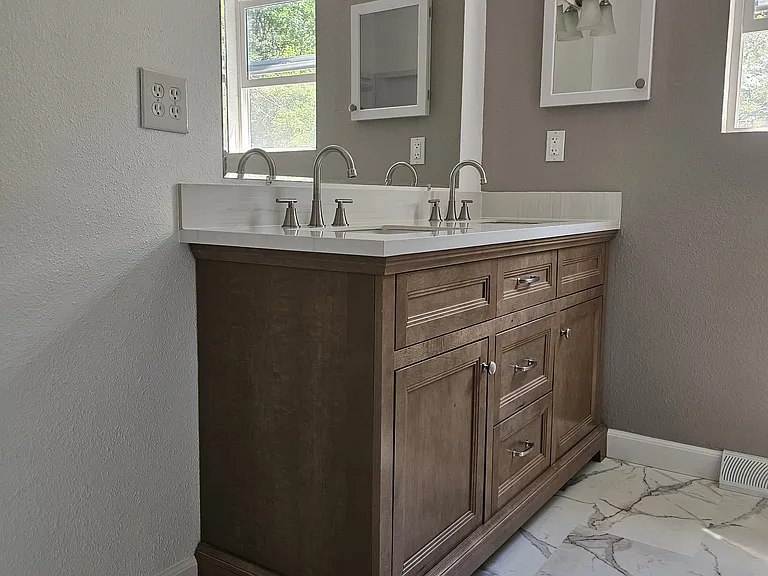 1137 S Bryan Ave — Photo 7