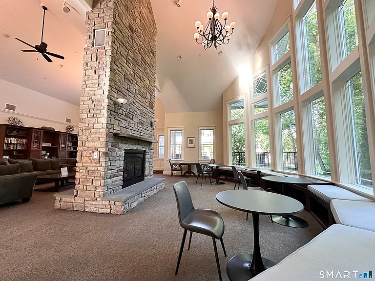 50 Lawrence Ave #50 — Photo 25