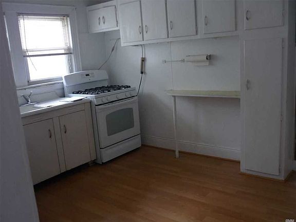 3rd image of 8847 212th Pl