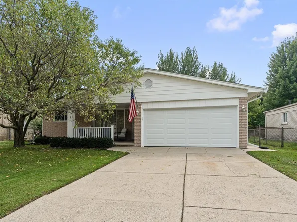 42991 Saxony Rd, Canton, MI 48187