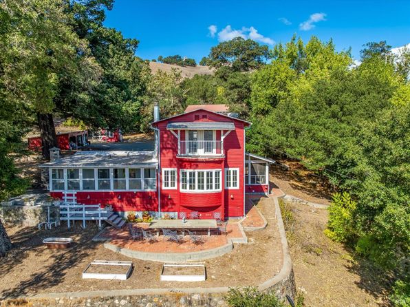 3200 Castle Road - 6bd/4ba, 5,323 sqft - in Sonoma, CA