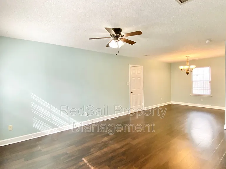 213 N Hunt Club Run — Photo 6