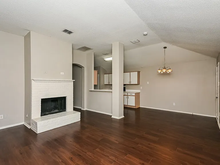 317 Taylor St — Photo 3