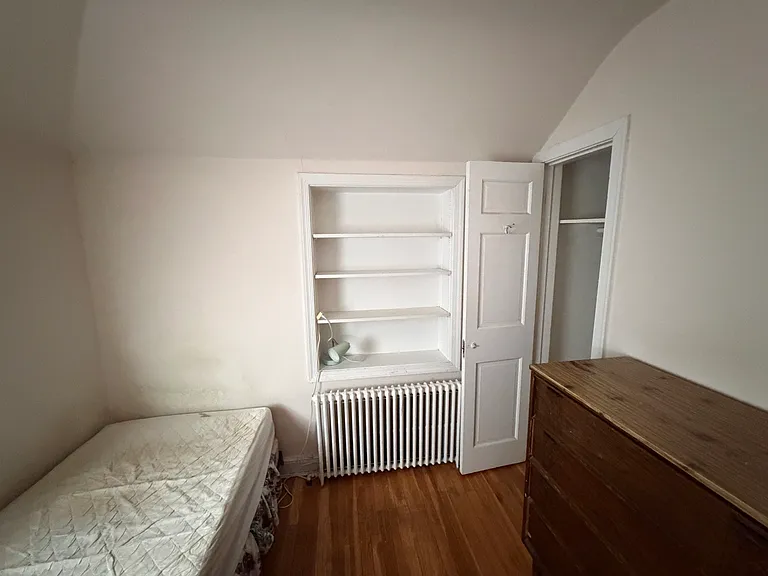 4235 Alton Pl NW — Photo 2