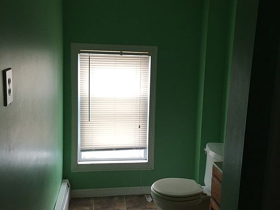 bathroom upstairs apartment