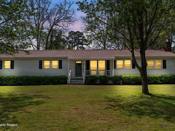 2nd image of 1623 Sherwood Dr.