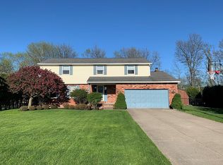 8957 Candlewood Ln, Clarence Center, NY 14032