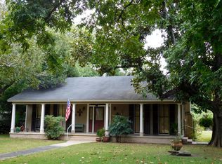 617 Milam St, Columbus, TX 78934