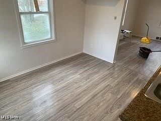 3rd image of 924 N Central Dr