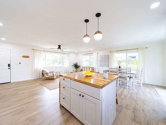 5th image of 16-2061 Silveroak Dr