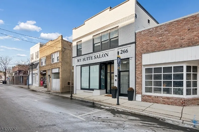 Building Photo - 268 Morris Ave #A