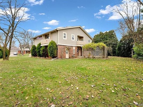 2nd image of 45633 Holmes Dr