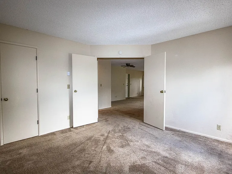 333 W Leroux St #H2 — Photo 8